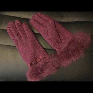 5/$25 for closet items below $15-plum wool gloves